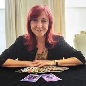 Now it's me that's looking for help! 3 Janis King with tarot cards